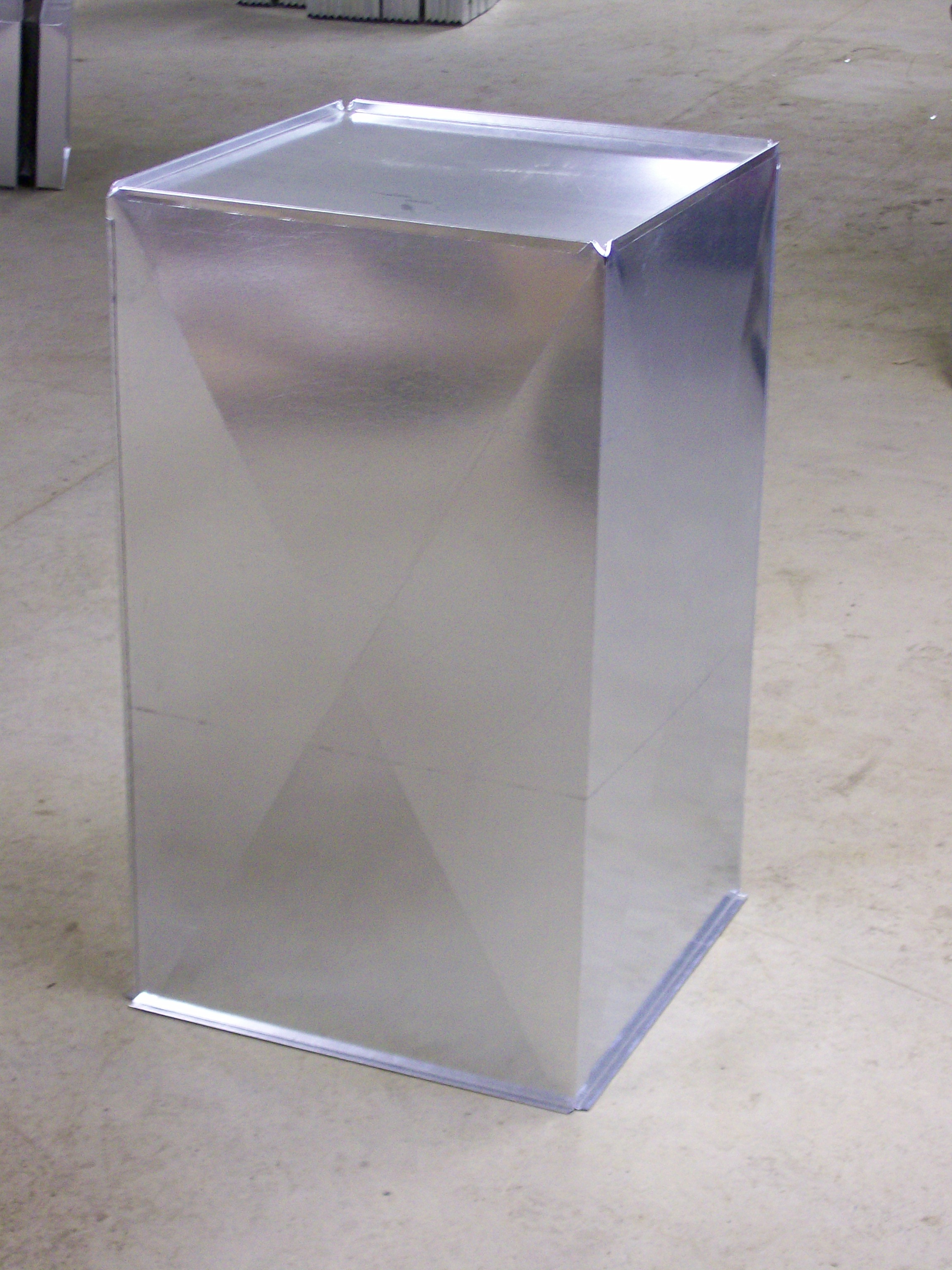 SUPPLY AND RETURN AIR PLENUM 
TO FIT MSMP8AS - 36&quot; TALL 
INSULATED WITH 1.5&quot; INSULATION 
TO MEET R6 VALUE - 17.5&quot; X 
17.5&quot; X 36&quot;